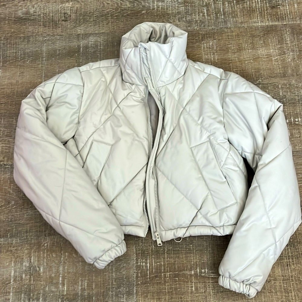 Women’s garage crop puffer jacket